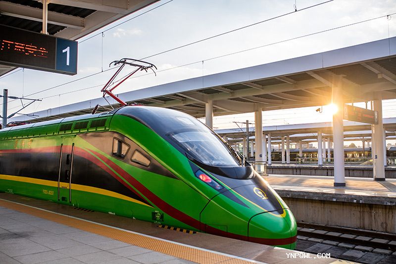 中老鐵路國際旅客列車(chē)持續火爆，促進(jìn)中老兩國旅游發(fā)展